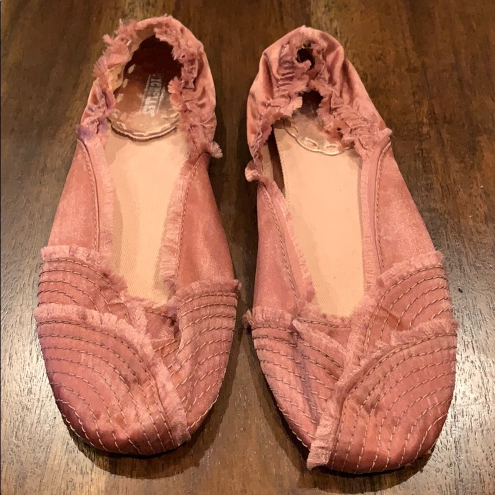 Ballet Flat - image 1